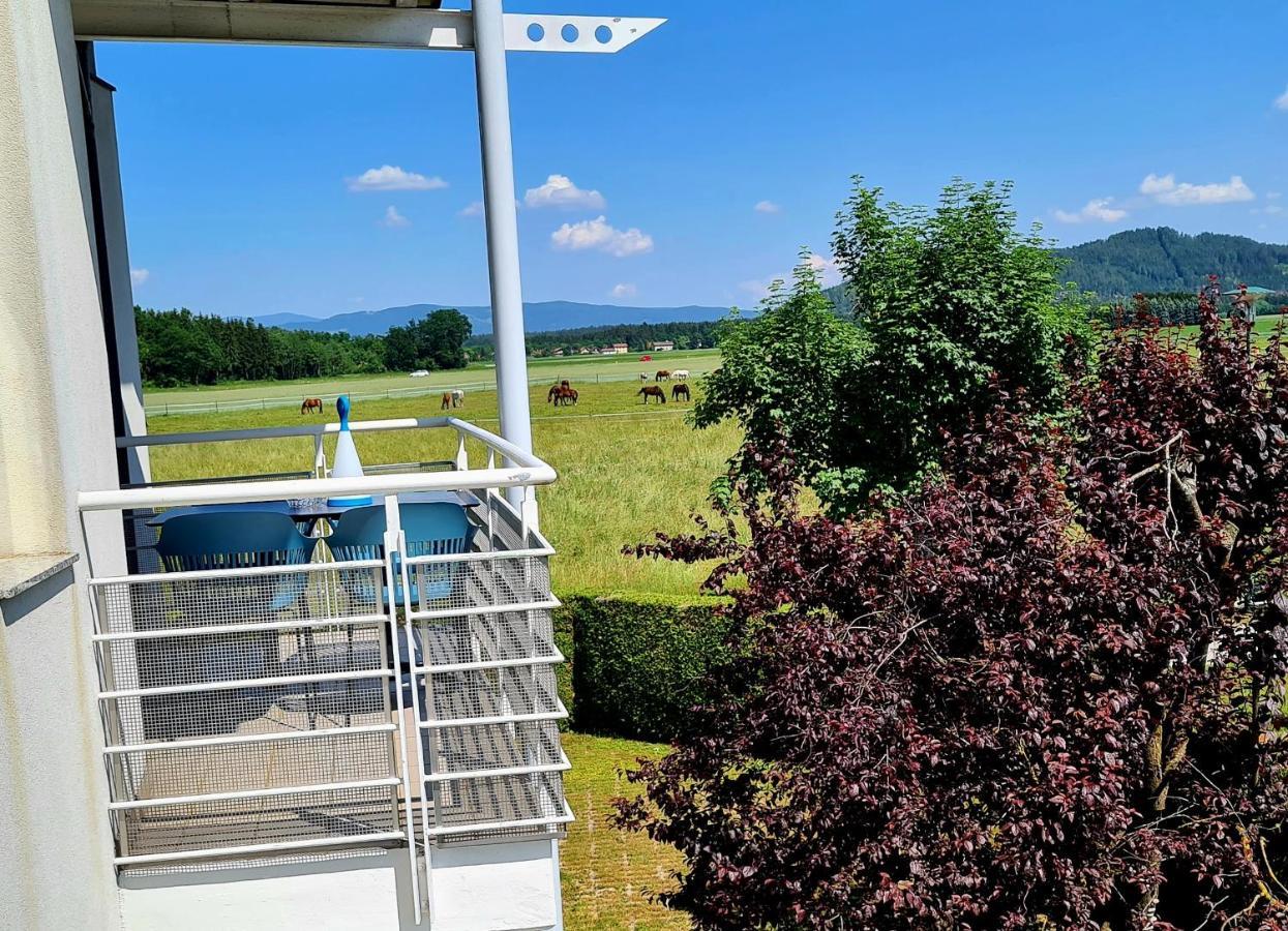 Ferienpark Scheiber Unterburg am Klopeiner See Exterior foto